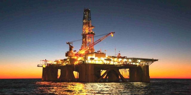 شیوه‌های ایران برای دور زدن تحریم‌های نفتی/ چین در حال انباشت نفت خام ایران است