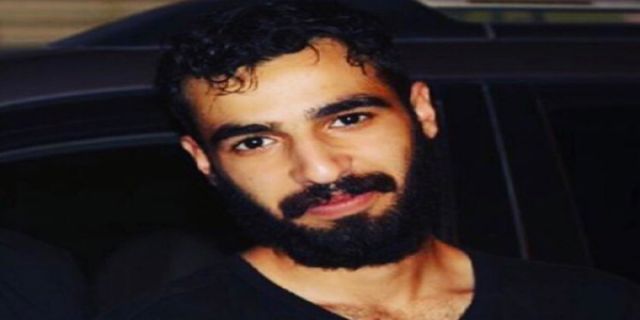   مادر احمد پس از اعدام فرزندش شیرینی پخش کرد! +عکس