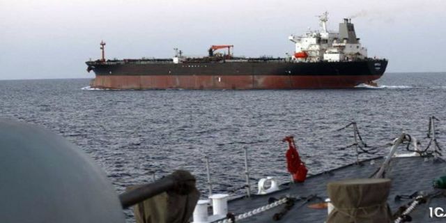 وال‌استریت ژورنال: پیشرفت مذاکرات تهران و لندن برای آزادی نفتکش حامل نفت ایران در جبل طارق.....روزنامه وال استریت ژورنال به نقل از منابع آگاه نزدیک به مذاکرات تهران-لندن گزارش داد که ایران و انگلیس پیشرفتهایی در زمینه رفع توقیف نفتکش حامل نفت ایران که در جبل طارق توقیف شده بود به دست آورده اند، اقدامیکه میتواند به ترغیب ایران برای آزادی نفتکش انگلیسی نیز منجر شود.