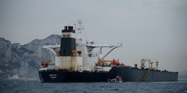 «گریس 1» با سرعت 1.1 نات در حال ترک جبل طارق است