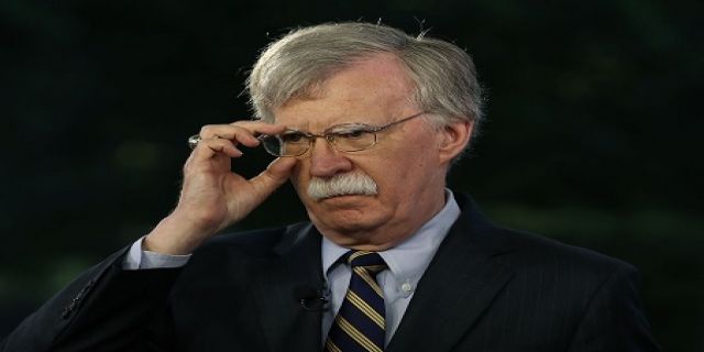 واشنگتن پست: ترامپ بولتون را از برخی مسائل امنیتی کنار گذاشته / در پرونده طالبان؛ خلیلزاد پیش نویس توافق احتمالی را به بولتون نداد / بولتون مخالف دیدار ترامپ با روحانی است؛ اما ترامپ از تمایل خود برای این ملاقات می گوید