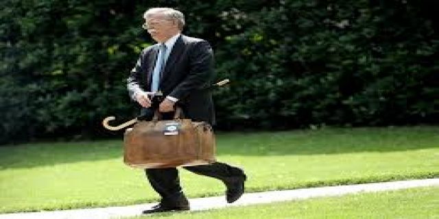 بولتون از دست ترامپ خلاص شد یا ترامپ خودش را از شر بولتون رهانید 