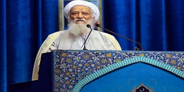 موحدی کرمانی: نباید بنزین به یکباره ۳ هزار تومان می‌کردید؛ بهتر بود مرحله به مرحله ۵۰۰ تومان به قیمت بنزین افزوده می‌شد.سنت خدا لزوم نرنجاندن دل مردم و رسیدگی به وضع فقرا و ضعفاست. حج مستحب وقتی مظلومان مشکل دارند نمی‌تواند باعث رضایت خداوند شودموحدی کرمانی با بیان اینکه خداوند، کربلا، حج مستحب و مشهد رفتن مسئولان وقتی که امانت خداوند در دستشان است را‌‌‌‌‌‌‌‌‌‌‌‌‌‌‌‌‌‌‌‌‌‌‌‌‌‌‌ نمی‌خواهد، تاکید کرد: آنها باید به مسئولیتشان یعنی رسیدگی به مردم برسند. خداوند نماز شب مسئولان را‌‌‌‌‌‌‌‌‌‌‌‌‌‌‌‌‌‌‌‌‌‌‌‌‌‌‌ وقتی مردم گرفتار هستند را‌‌‌‌‌‌‌‌‌‌‌‌‌‌‌‌‌‌‌‌‌‌‌‌‌‌‌ نمی‌خواهد..