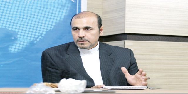 امیر موسوی، کارشناس مسایل استراتژیک در گقتگو با «انتخاب»: این امکان وجود دارد که آمریکا در جریان سفر روحانی به ژاپن، به تهران امتیاز دهد / ممکن است قسمتی از امول بلوکه شده، آزاد شود / پیشنهادهای عمان، فرانسه و ژاپن قابل بررسی است؛ به شرط آنکه در مسیر رفع کل تحریم‌ها باشد