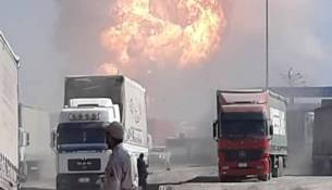 گمرگ افغانستان بلای جان شد ؟ بیش‌ از ۷۰ کشته و زخمی در انفجار گمرک «اسلام‌قلعه» افغانستان / سوختن ۷۰ کامیون ایرانی