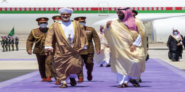 بلومبرگ گزارش داد؛ رویکرد جدید بن سلمان: نزدیکی به کشورهای دارای روابط گرم با ایران / تغییر ائتلاف ها و اتحادها در خلیج فارس در راه است / عمان متحد جدید سعودی در منطقه؟