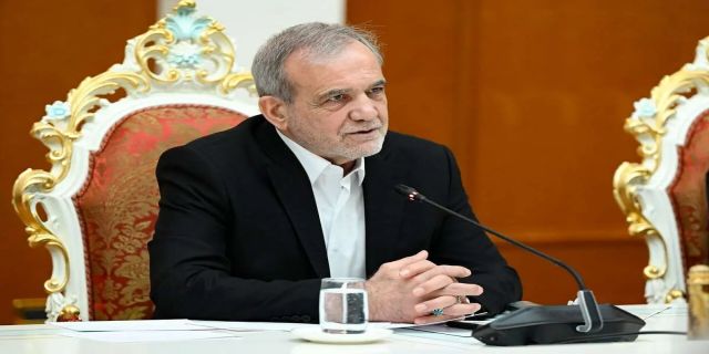  پزشکیان: به دنبال زندگی در صلح هستیم / چین با همه عظمتی که دارد و به‌رغم اینکه در کتاب هایشان «آمریکا» را دشمن اول خود می‌داند، در مقابل تهدید آمریکا مدارا می‌کند چرا که می‌خواهد حداکثر منفعت را داشته باشد / ما با خودمان مدارا نمی‌کنیم، چه برسد با همسایگان و دنیا