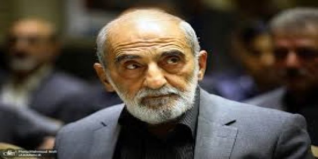 لطفا به ترامپ تریاک بدهید ...حسین شریعتمداری و کیهان: ترامپ سکته مغزی کرده/ اطرافیان این حیوان زبان‌بسته باید فکری به حالش کنند 