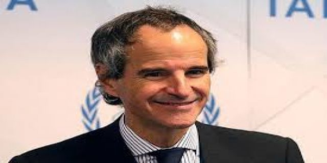 برای جنگ یا صلح فقط یک یا علی  فاصله  داریم ....آشوبگر زمان جنگ 12روزه اکنون به میانجی تبدیل شده است در پشت صحنه، پیشنهادی جدید از سوی هر دو طرف در حال بررسی است که می‌تواند راهی برای خروج از بحران نظامی ایجاد کند: برنامه غنی‌سازی هسته‌ای بسیار محدود که ایران صرفاً برای اهداف پژوهش‌ها و درمان‌های پزشکی انجام دهد. هنوز مشخص نیست که آیا هر یک از طرف‌ها با آن موافقت خواهد کرد یا خیر. 