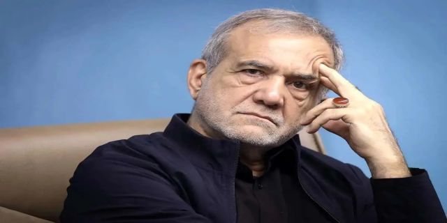 .........پیام تبریک پزشکیان به مناسبت فرارسیدن عید سعید غدیر  عید غدیر، فصل باران حقیقت بر شوره‌زار مسیر تاریخ است.  غدیر تراز جاودانه حکمرانی مبتنی بر عدالت و کرامت انسانی است.  برای عبور از تنگناها باید به صداقت علوی و عدالت غدیری بازگردیم.صدا وسیما خوب پزشکیان را میکوبد....کارآیی اندیشۀ دکتر پزشکیان؛ خوانشی نو از سیاست در دوران جنگ و پساجنگ....پزشکیان از جنس مردم است یا به عبارتی یک چپی است ...واقعی
