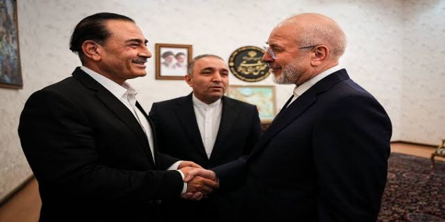 قالی باف و منیر 